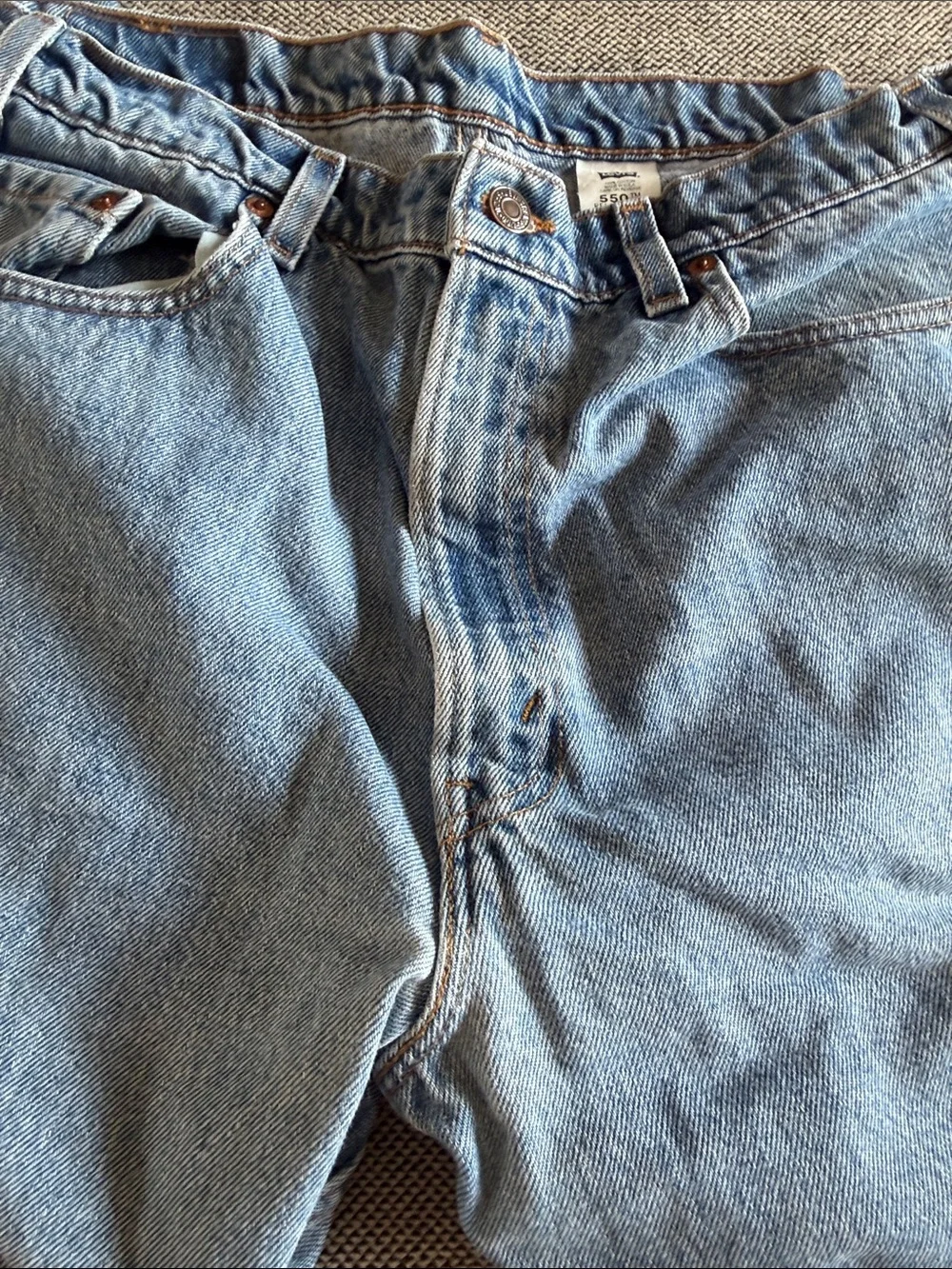 Levi's 550 Men's Relaxed Jeans in Light Blue Men Sz 38x32